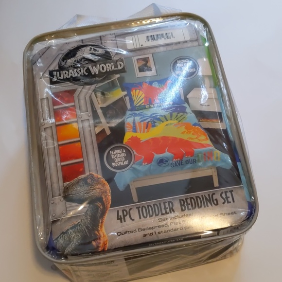 Jurassic world 4 piece toddler bedding set - Picture 2 of 3